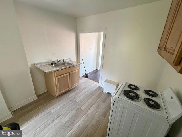 2223 N HOWARD ST, Philadelphia, PA 19133