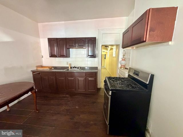 2223 N HOWARD ST, Philadelphia, PA 19133