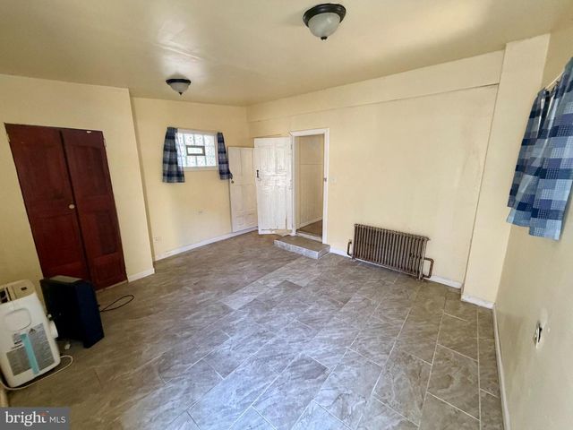 2223 N HOWARD ST, Philadelphia, PA 19133