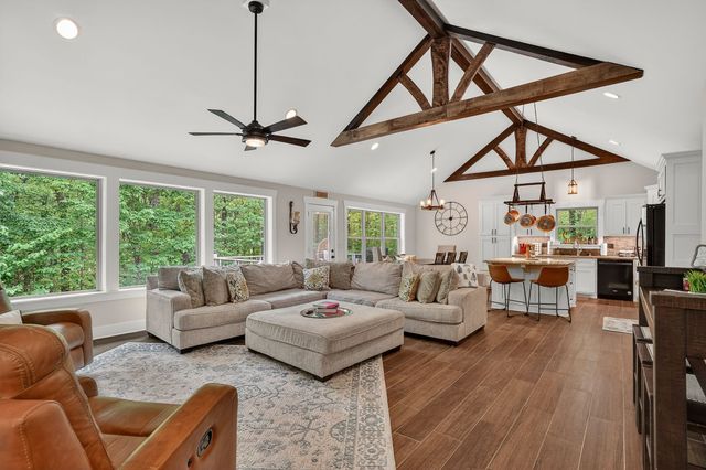 143 Swiper Dr, Smithville, TN 37166