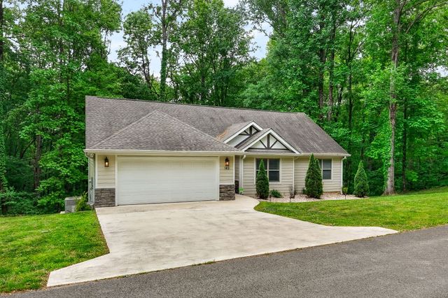 143 Swiper Dr, Smithville, TN 37166