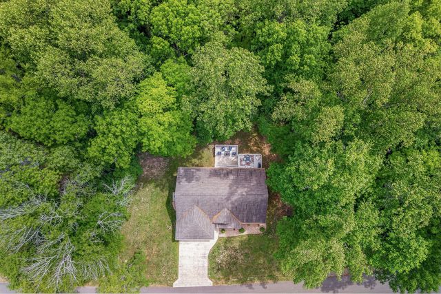 143 Swiper Dr, Smithville, TN 37166