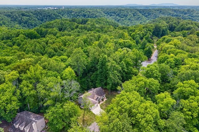 143 Swiper Dr, Smithville, TN 37166