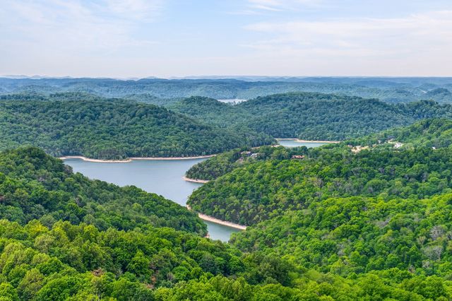143 Swiper Dr, Smithville, TN 37166