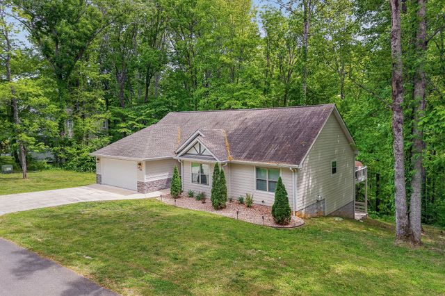 143 Swiper Dr, Smithville, TN 37166