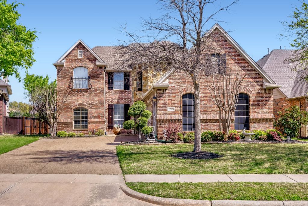 705 Crown Court, Keller, TX 76248