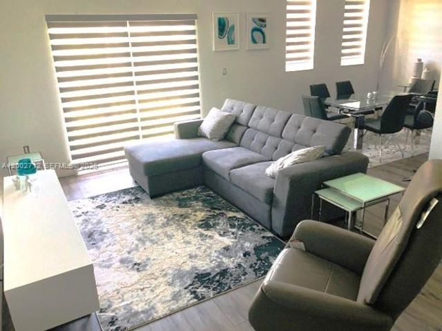 11403 NW 89th St 208, Doral, FL 33178