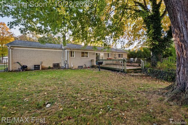 48263 Bluebird Drive, Shelby Charter Township, MI 48317