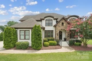 2145 Foxcroft Woods Lane, Charlotte, NC 28211
