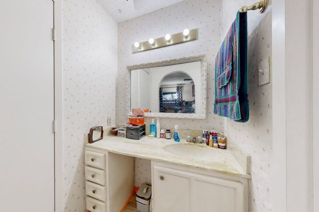 2027 Embassy Way, Carrollton, TX 75006