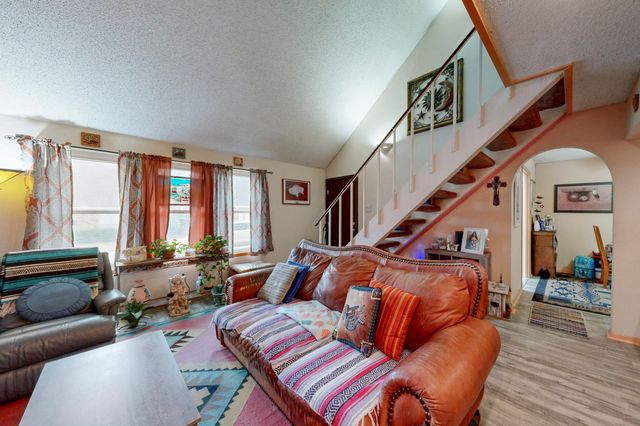 2027 Embassy Way, Carrollton, TX 75006