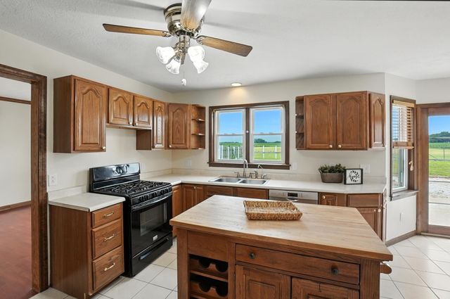 6694 Brooks Miller Road, Circleville, OH 43113