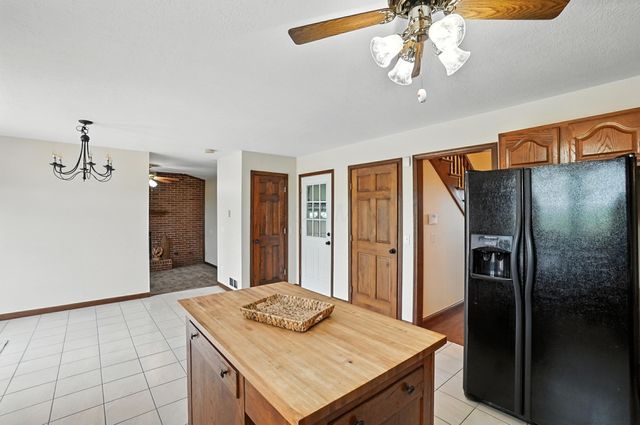 6694 Brooks Miller Road, Circleville, OH 43113