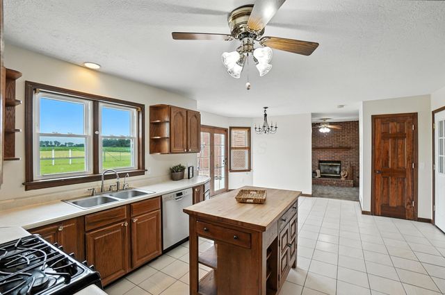 6694 Brooks Miller Road, Circleville, OH 43113