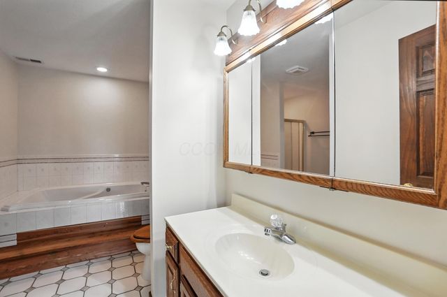 6694 Brooks Miller Road, Circleville, OH 43113