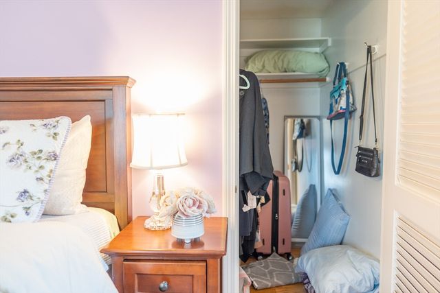 15 Mulford St, Yarmouth, MA 02664