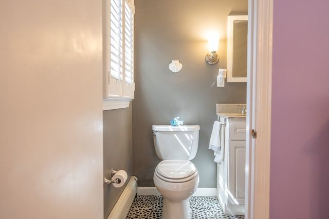 15 Mulford St, Yarmouth, MA 02664