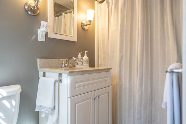 15 Mulford St, Yarmouth, MA 02664