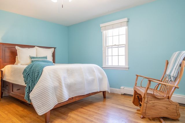 15 Mulford St, Yarmouth, MA 02664