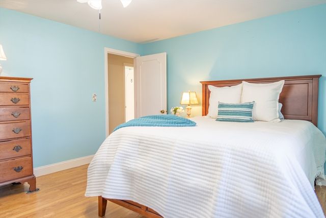 15 Mulford St, Yarmouth, MA 02664