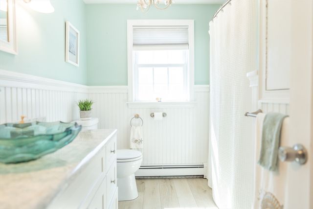 15 Mulford St, Yarmouth, MA 02664