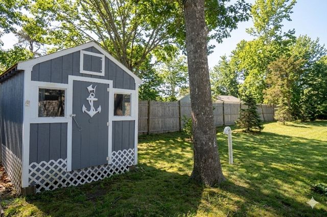 15 Mulford St, Yarmouth, MA 02664