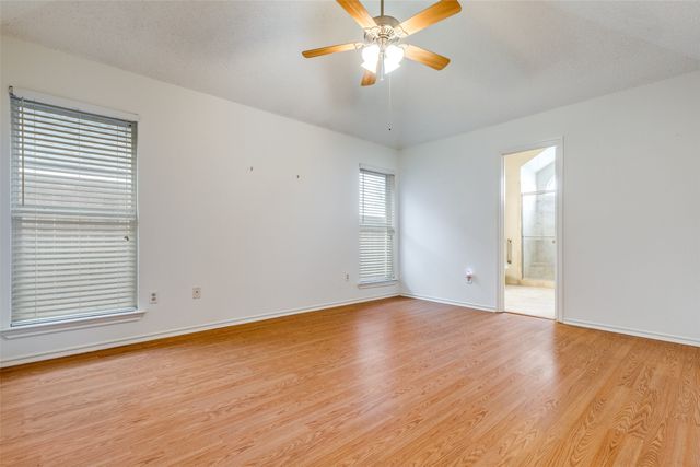 1527 Ranchview Lane, Carrollton, TX 75007