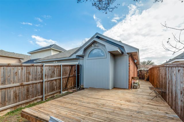 1527 Ranchview Lane, Carrollton, TX 75007