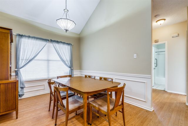 1527 Ranchview Lane, Carrollton, TX 75007