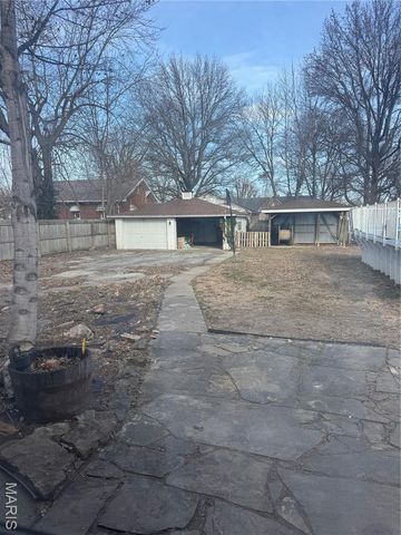 919 W Henry Street, Staunton, IL 62088