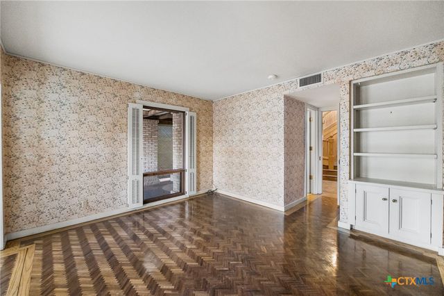 1049 Allen Avenue, New Braunfels, TX 78130