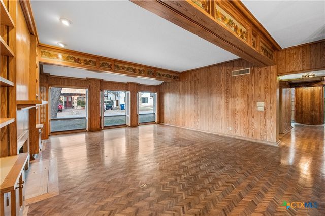 1049 Allen Avenue, New Braunfels, TX 78130