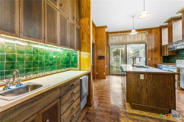 1049 Allen Avenue, New Braunfels, TX 78130