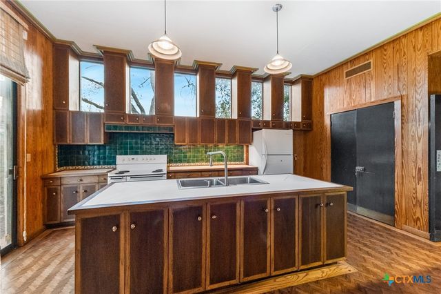 1049 Allen Avenue, New Braunfels, TX 78130