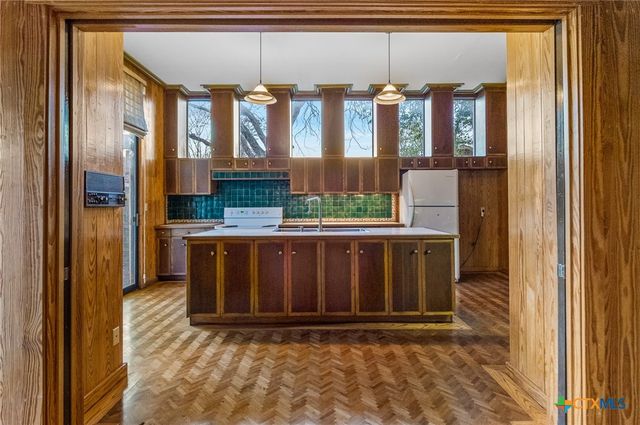 1049 Allen Avenue, New Braunfels, TX 78130