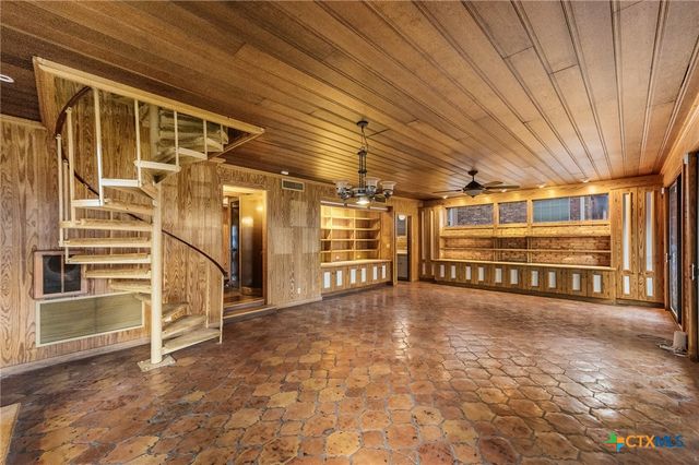 1049 Allen Avenue, New Braunfels, TX 78130