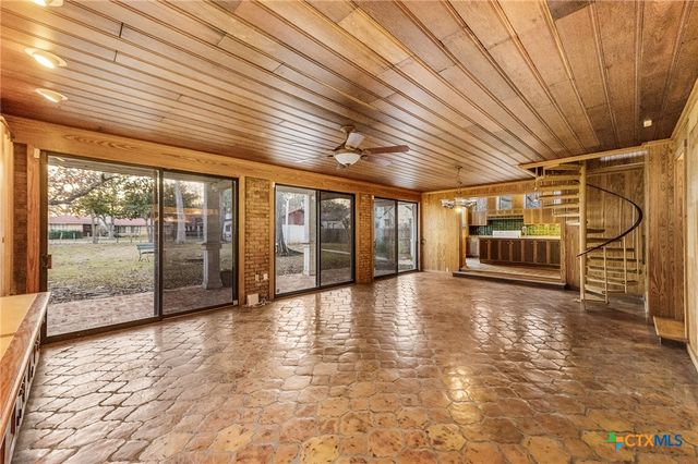 1049 Allen Avenue, New Braunfels, TX 78130