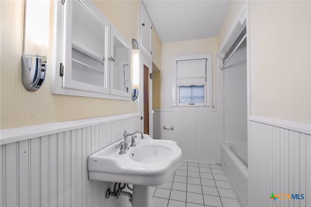 1049 Allen Avenue, New Braunfels, TX 78130