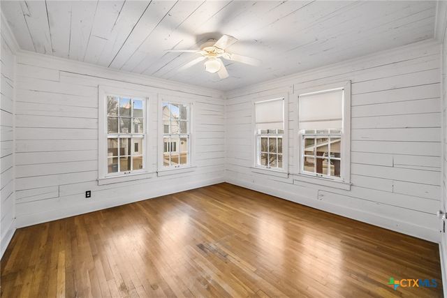 1049 Allen Avenue, New Braunfels, TX 78130