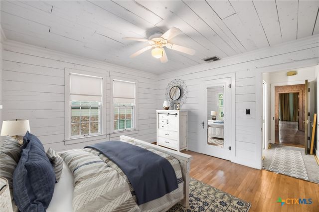 1049 Allen Avenue, New Braunfels, TX 78130