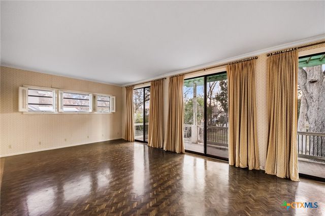 1049 Allen Avenue, New Braunfels, TX 78130