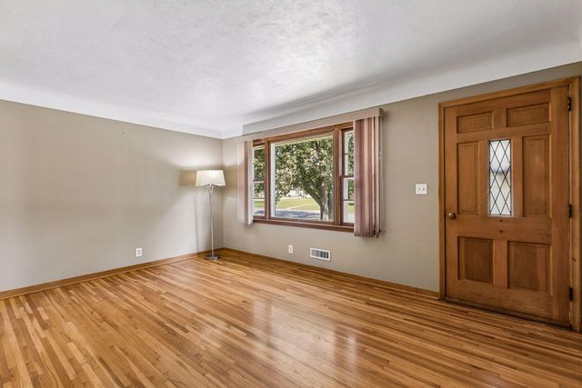 2578 17th Avenue NW, New Brighton, MN 55112