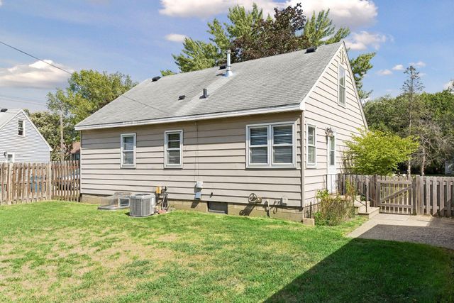 2578 17th Avenue NW, New Brighton, MN 55112