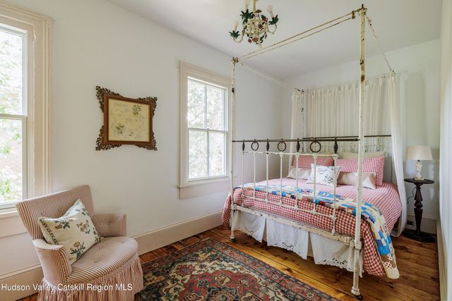 225 Robinson Street, Hudson, NY 12534