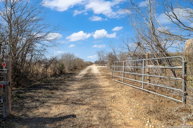 11211 FM 2779, Moore, TX 78057