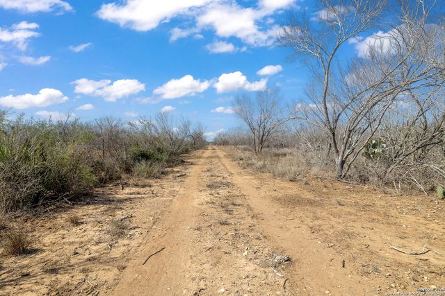 11211 FM 2779, Moore, TX 78057