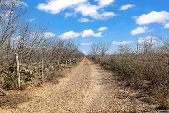 11211 FM 2779, Moore, TX 78057