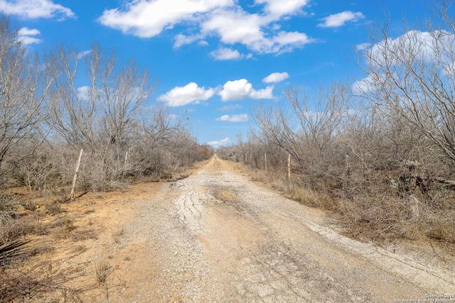 11211 FM 2779, Moore, TX 78057