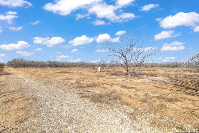 11211 FM 2779, Moore, TX 78057