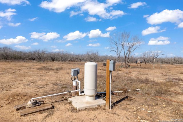 11211 FM 2779, Moore, TX 78057